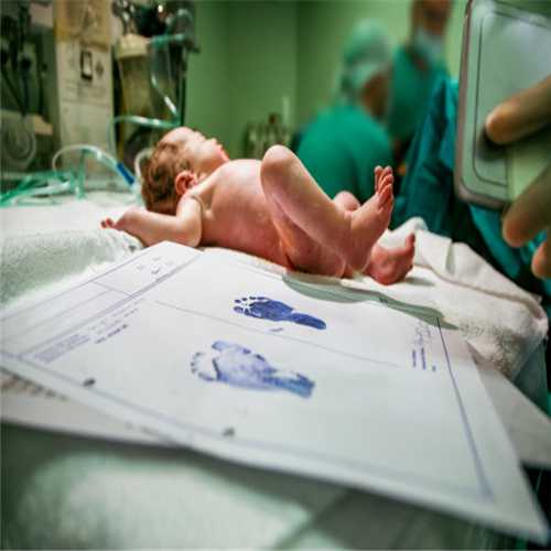 女性在进行试管婴儿胚胎移植前和
